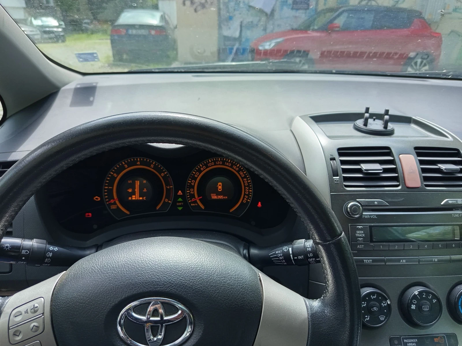 Toyota Auris Хечбек - изображение 4