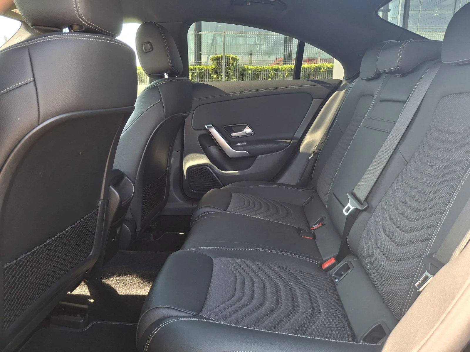 Mercedes-Benz CLA 180 d - изображение 7