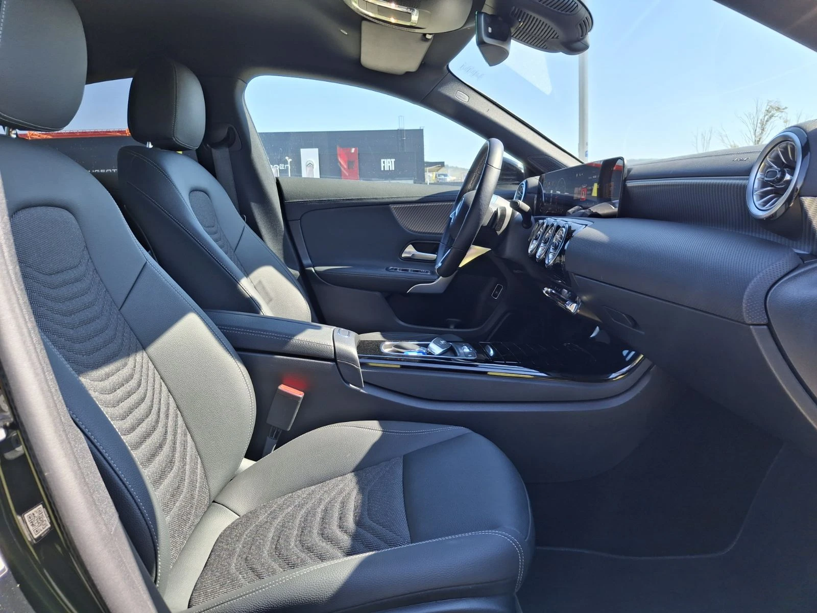 Mercedes-Benz CLA 180 d - изображение 10
