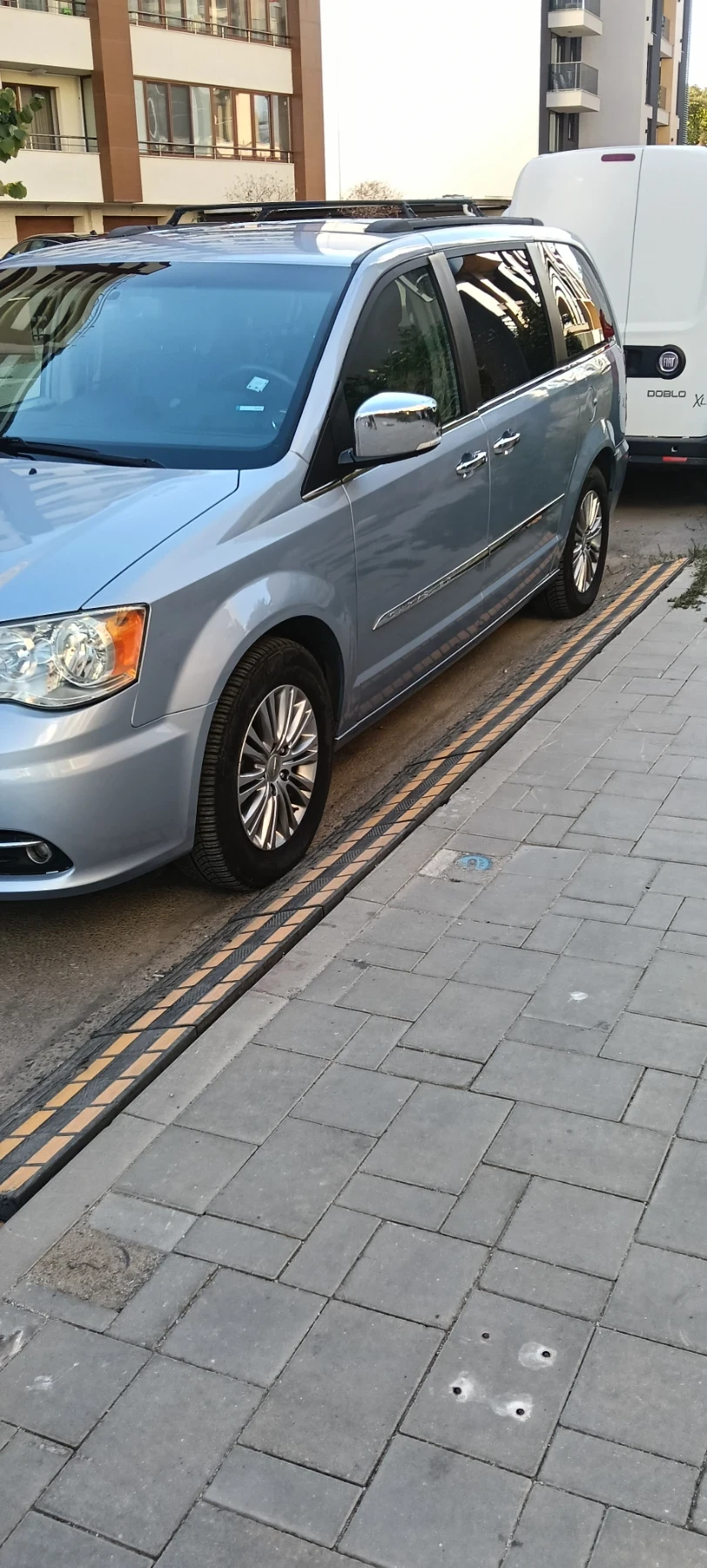 Chrysler Town and Country  - изображение 7