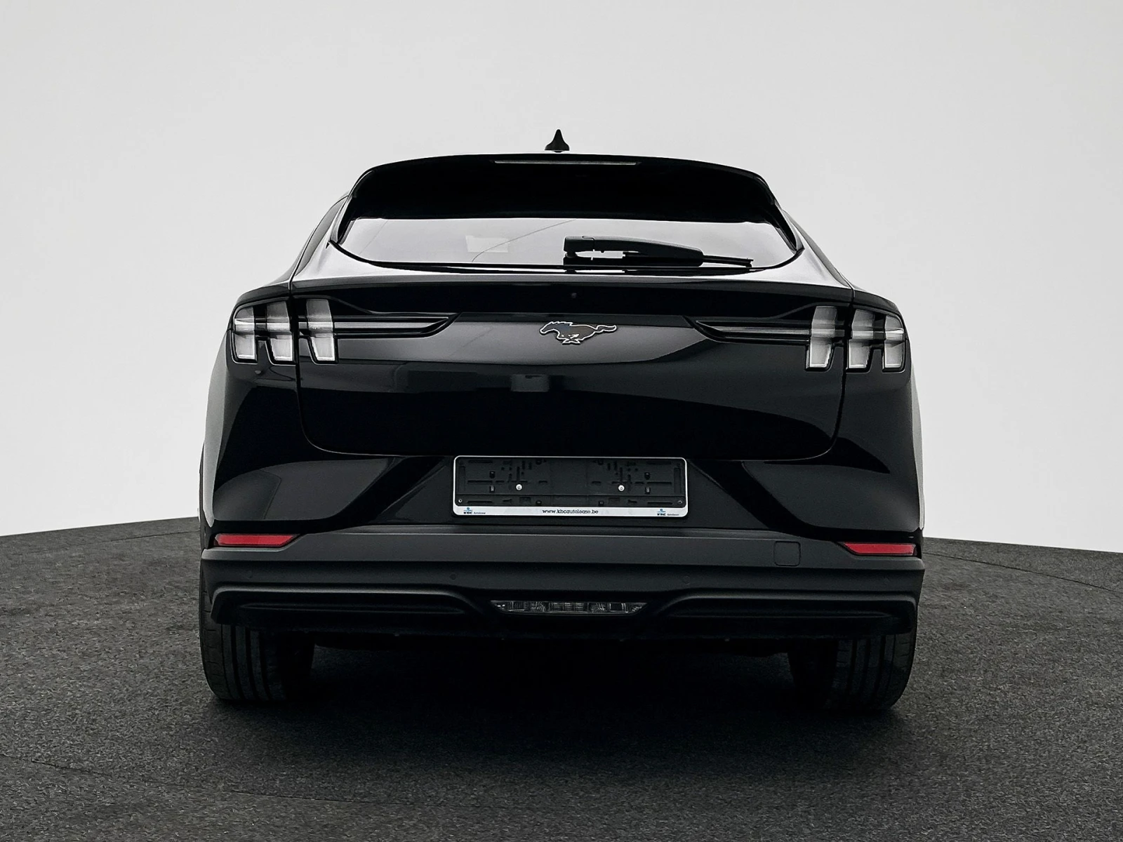 Ford Mustang Mach-E 99 kWh Premium  - изображение 7