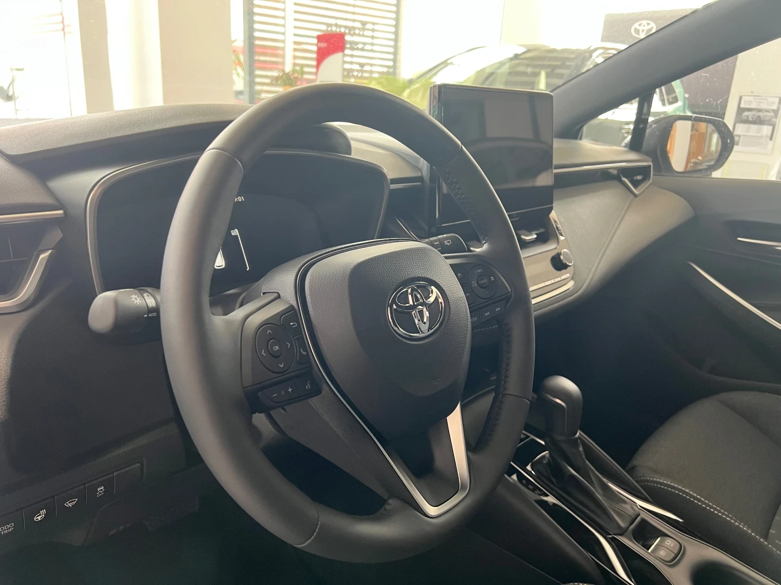 Toyota Corolla Touring Sport Executive, снимка 8 - Автомобили и джипове - 54187716