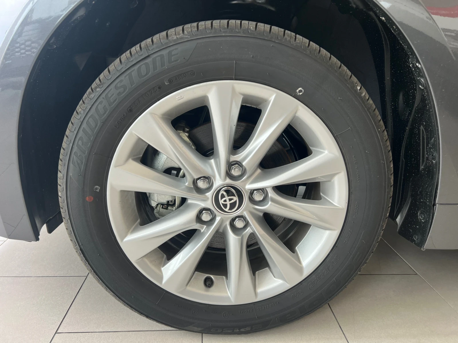 Toyota Corolla Touring Sport Executive, снимка 12 - Автомобили и джипове - 54187716