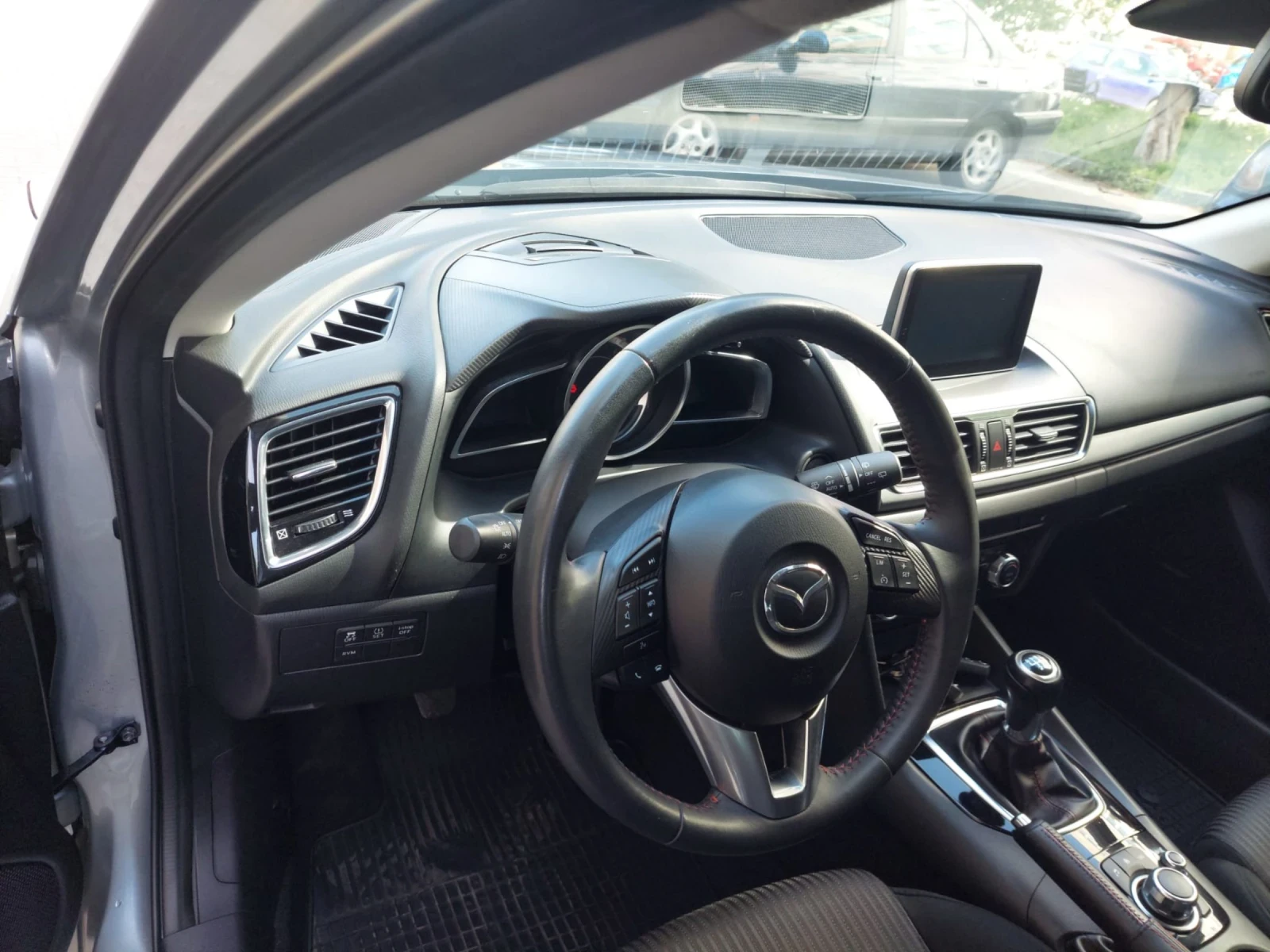 Mazda 3 1.5 ТОП СЪСТОЯНИЕ FULL, снимка 9 - Автомобили и джипове - 54353840