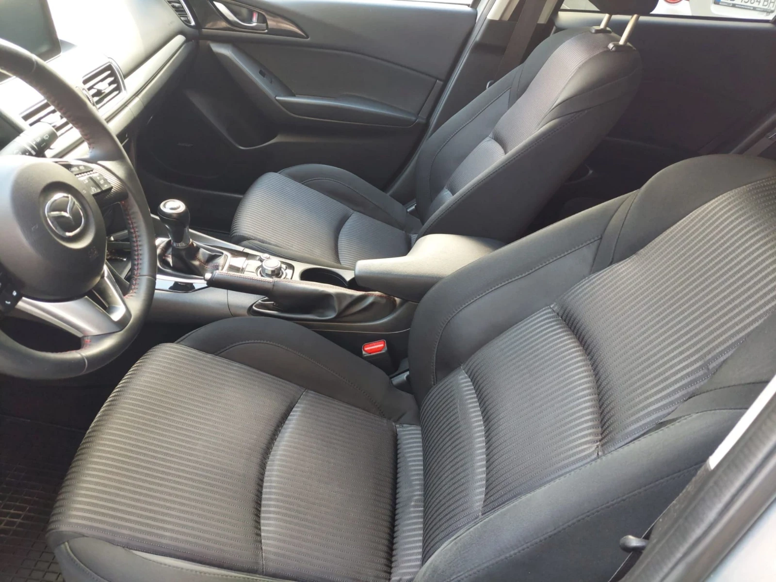 Mazda 3 1.5 ТОП СЪСТОЯНИЕ FULL, снимка 13 - Автомобили и джипове - 54353840