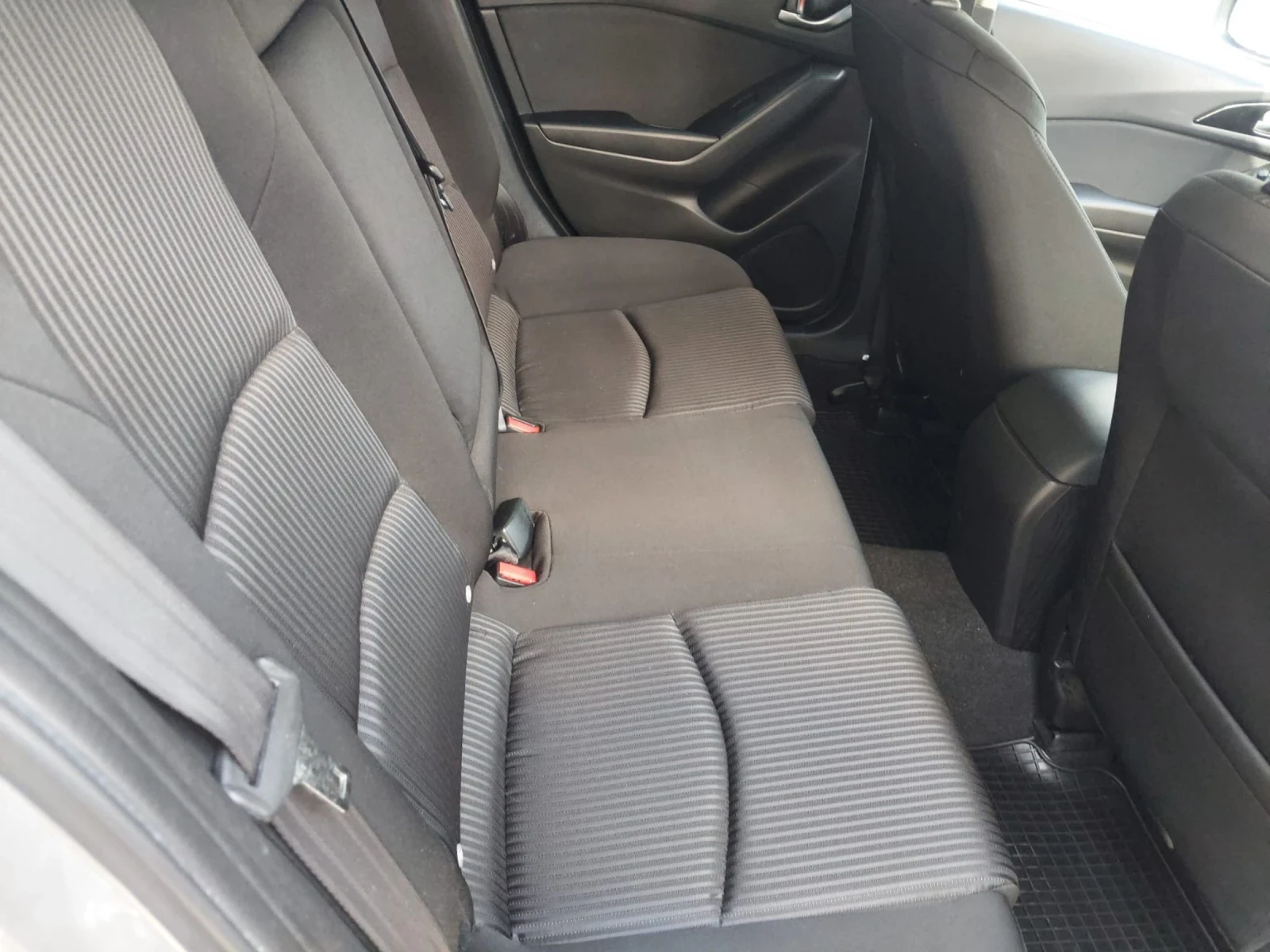 Mazda 3 1.5 ТОП СЪСТОЯНИЕ FULL, снимка 12 - Автомобили и джипове - 54353840