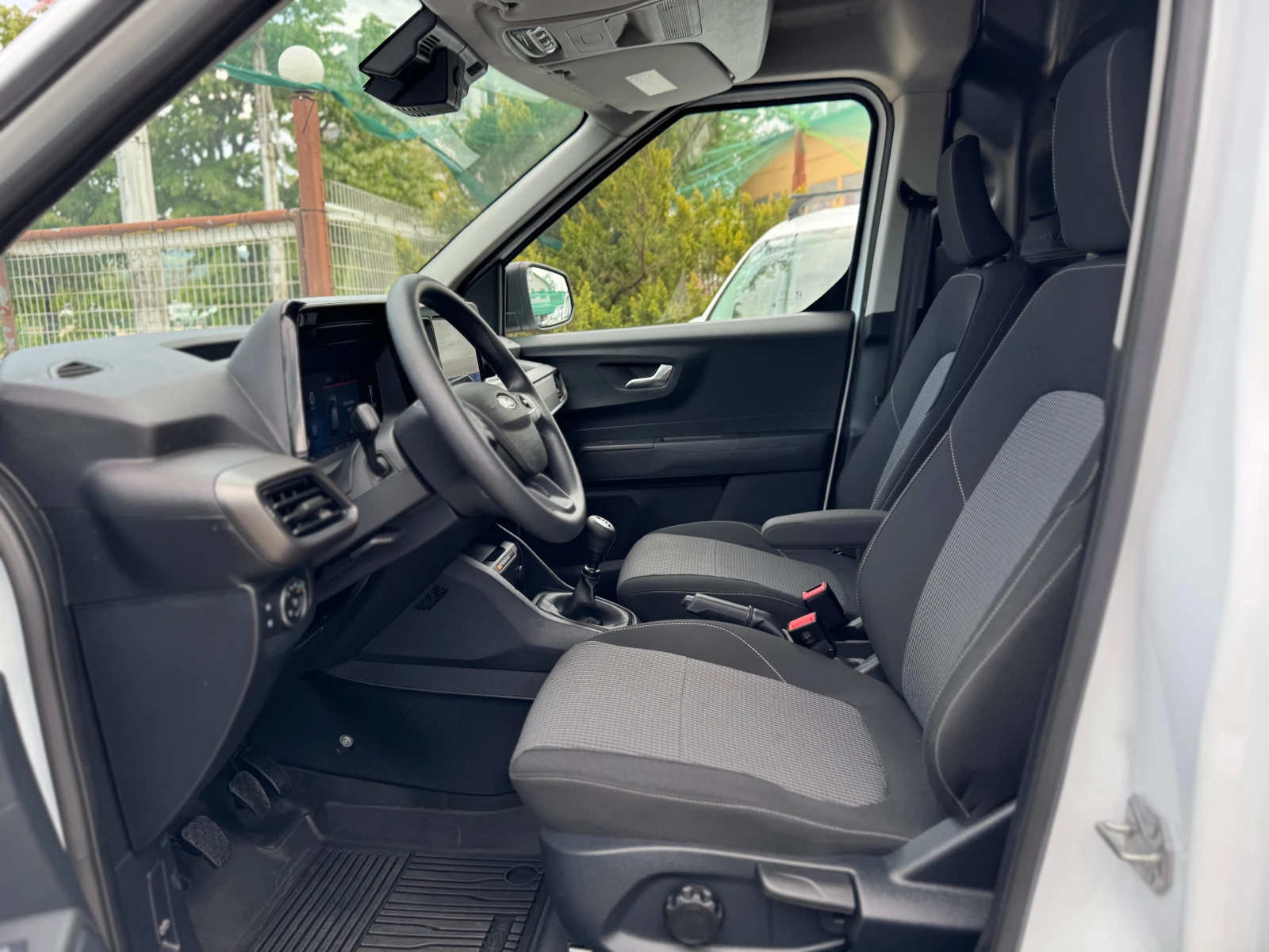 Ford Courier 1.5ТDCI* EcoBlue* NAVI* , снимка 8 - Автомобили и джипове - 54607687
