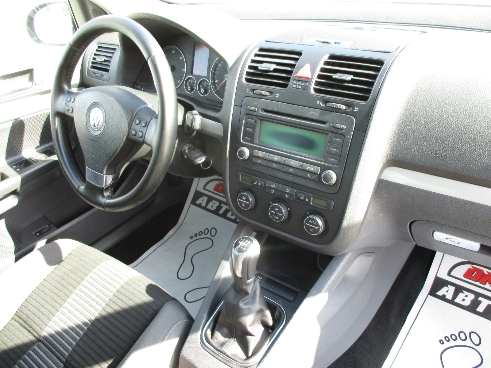 VW Golf 1.9TDI/105кс./6-СКОРОСТИ/КАТО НОВА, снимка 14 - Автомобили и джипове - 54843918