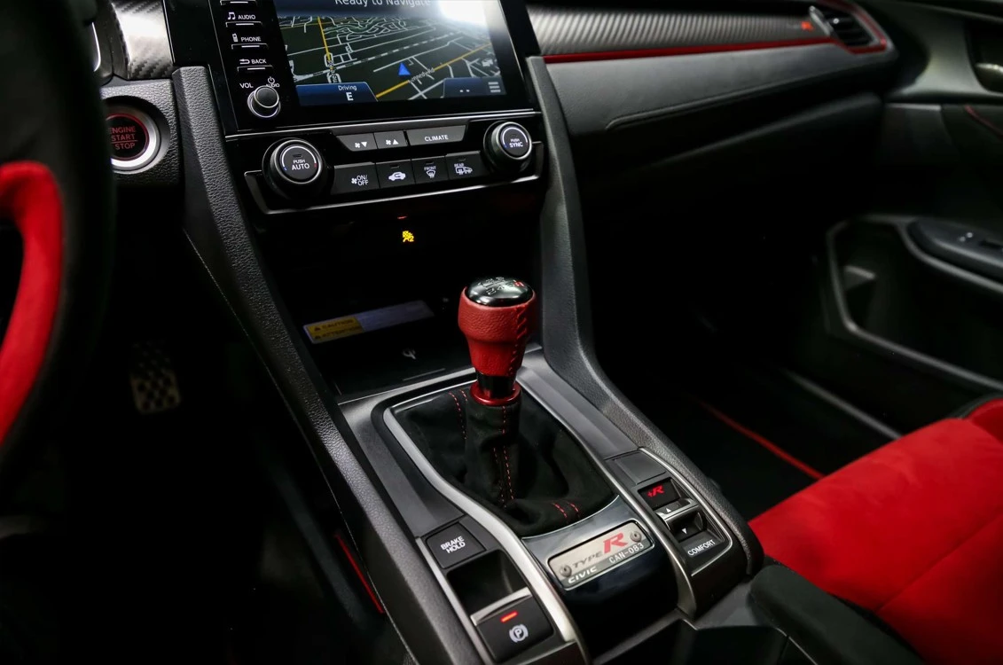 Honda Civic LIMITED EDITION 1 OF 1020 / ЛИЗИНГ / ЦЕНА до БГ, снимка 17 - Автомобили и джипове - 55474266