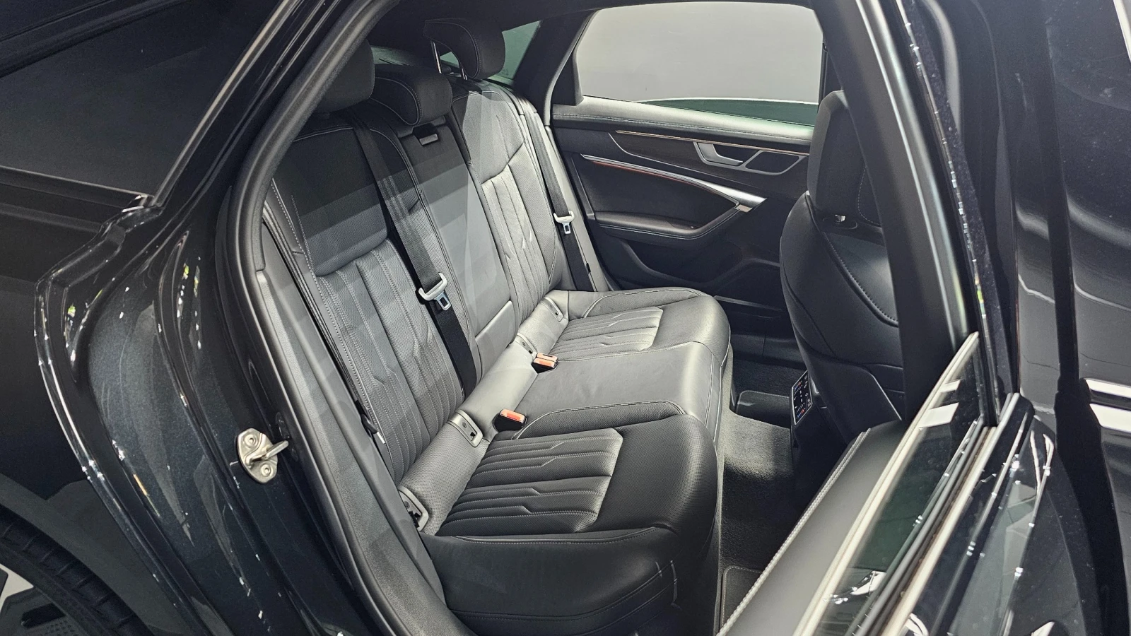 Audi A6 Bang & Olufsen* 360* HeadUP* DIS* , снимка 12 - Автомобили и джипове - 55592491