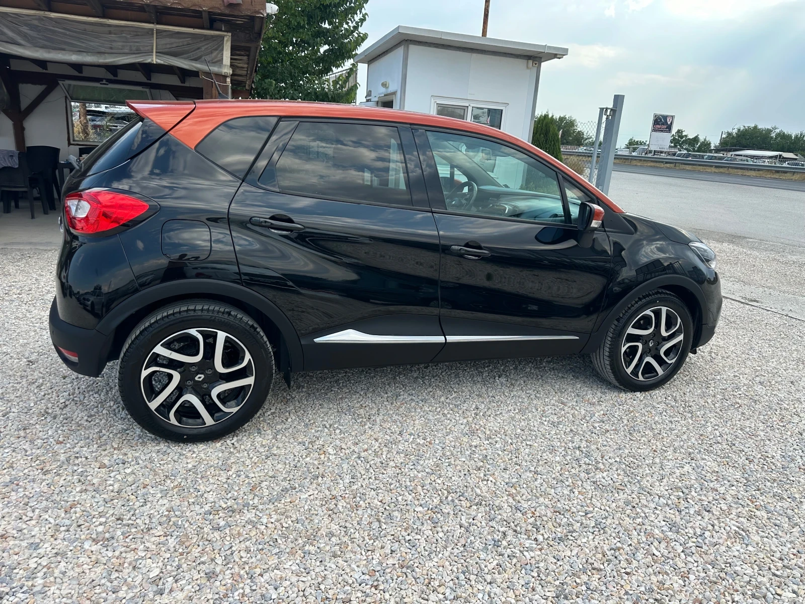 Renault Captur 1.5 DCI, снимка 8 - Автомобили и джипове - 55708769
