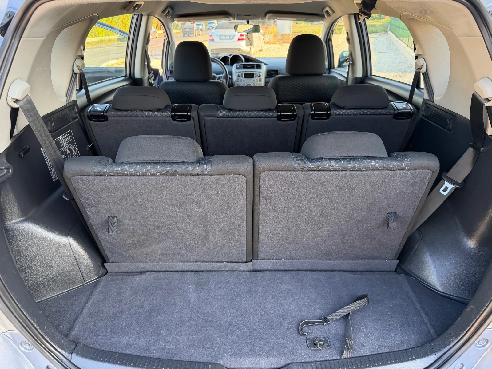 Toyota Verso 2.0D4D/126p.s-7 mesten!!!, снимка 13 - Автомобили и джипове - 55970509