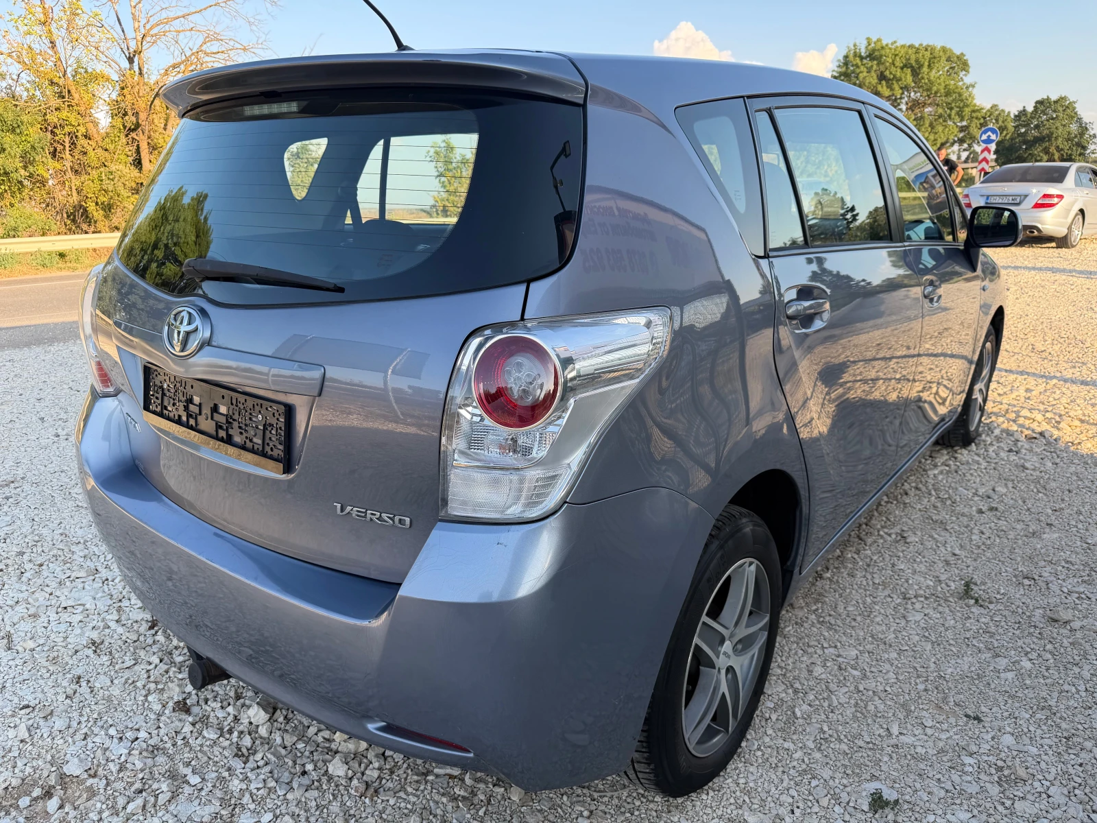Toyota Verso 2.0D4D/126p.s-7 mesten!!!, снимка 4 - Автомобили и джипове - 55970509