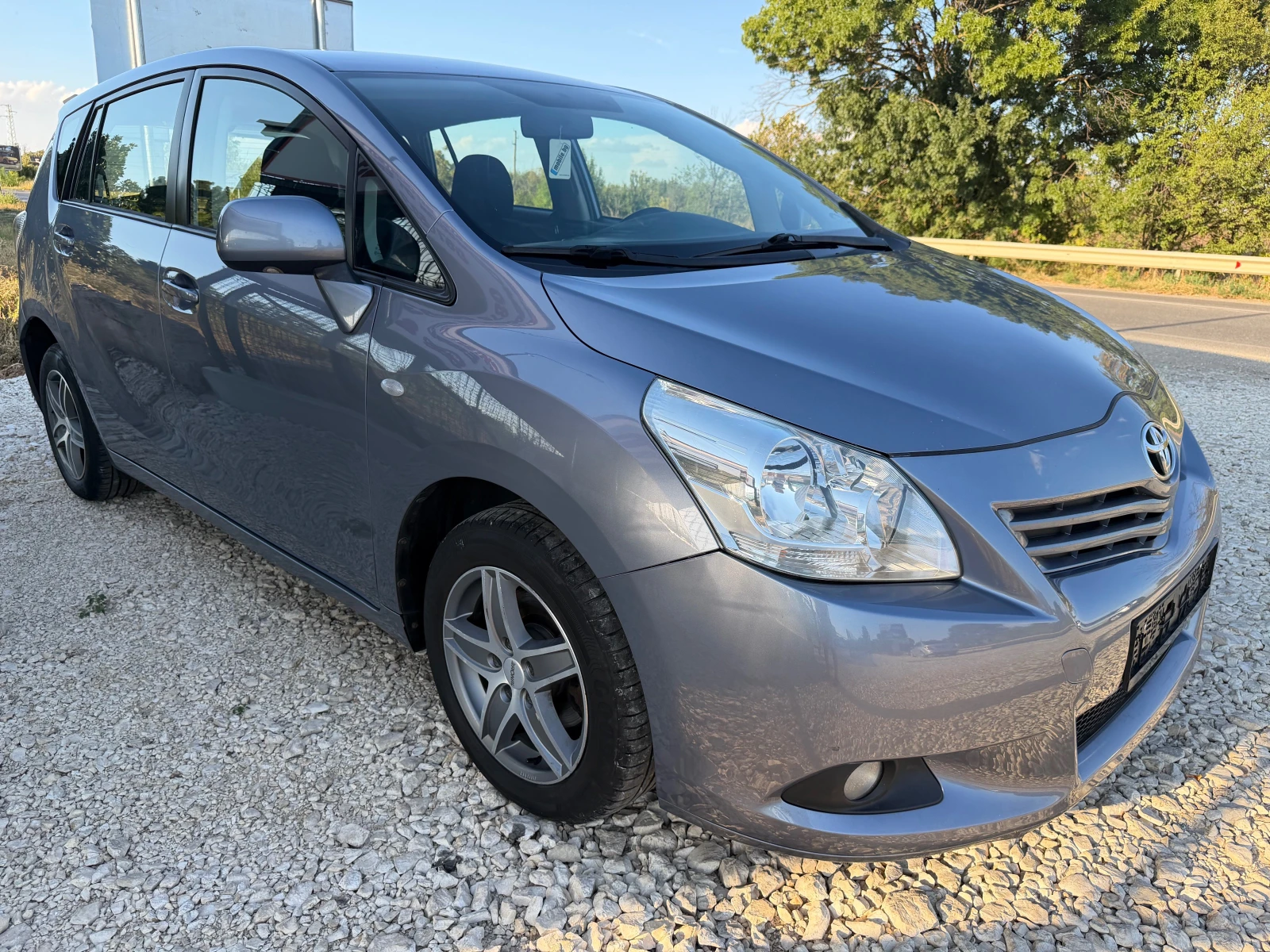 Toyota Verso 2.0D4D/126p.s-7 mesten!!!, снимка 2 - Автомобили и джипове - 55970509