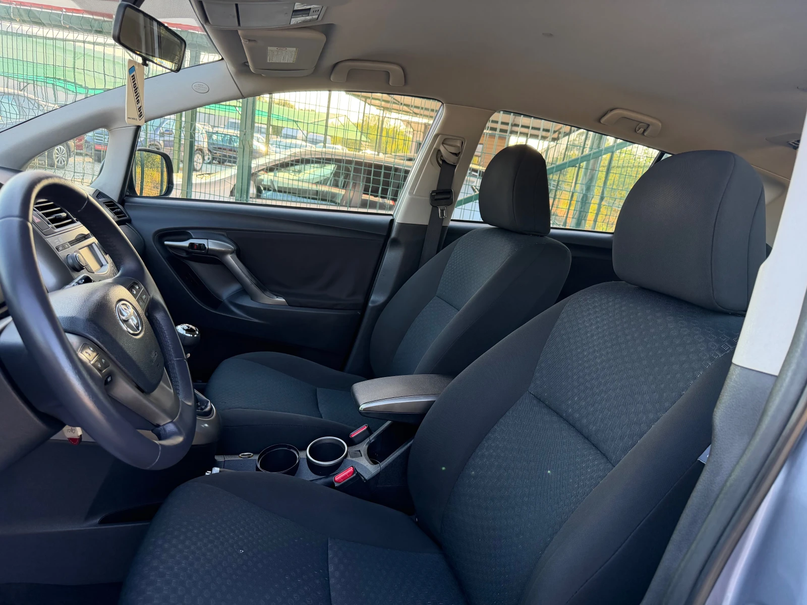 Toyota Verso 2.0D4D/126p.s-7 mesten!!!, снимка 9 - Автомобили и джипове - 55970509