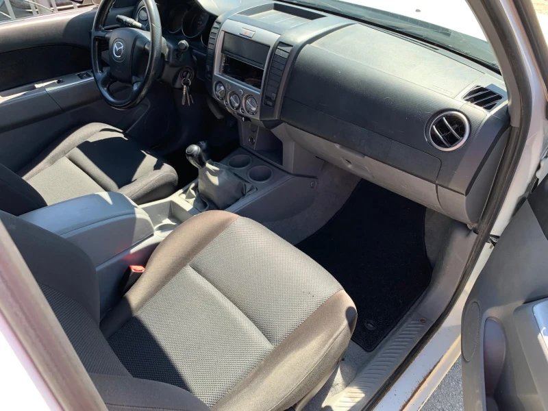 Mazda BT-50 2.5 DIESEL 105 kW , снимка 14 - Автомобили и джипове - 50567905