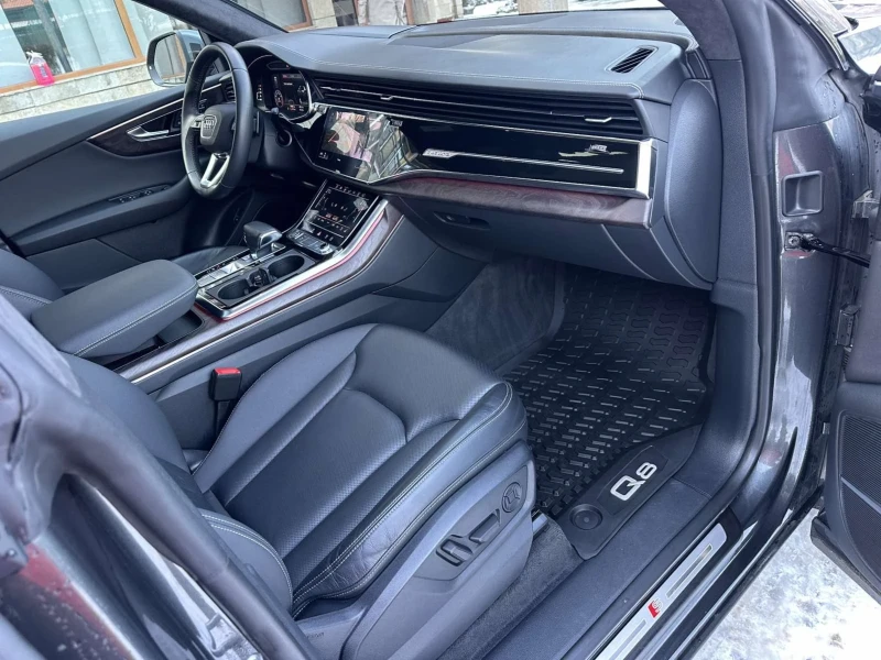 Audi Q8 55TFSI/S-line/360/Head-Up/ВАКУМ/Завиващ заден мос, снимка 10 - Автомобили и джипове - 53372787