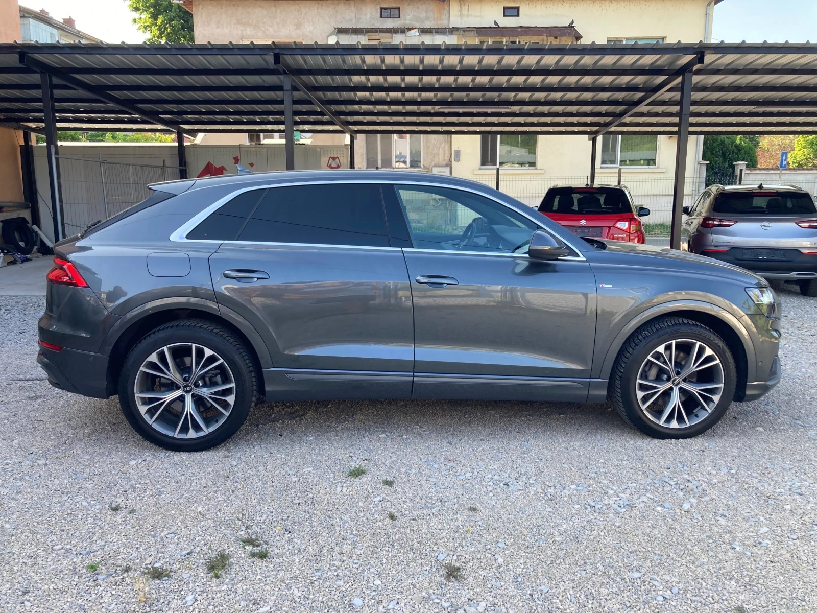 Audi Q8 2023г 3xS- line Quattro - изображение 6