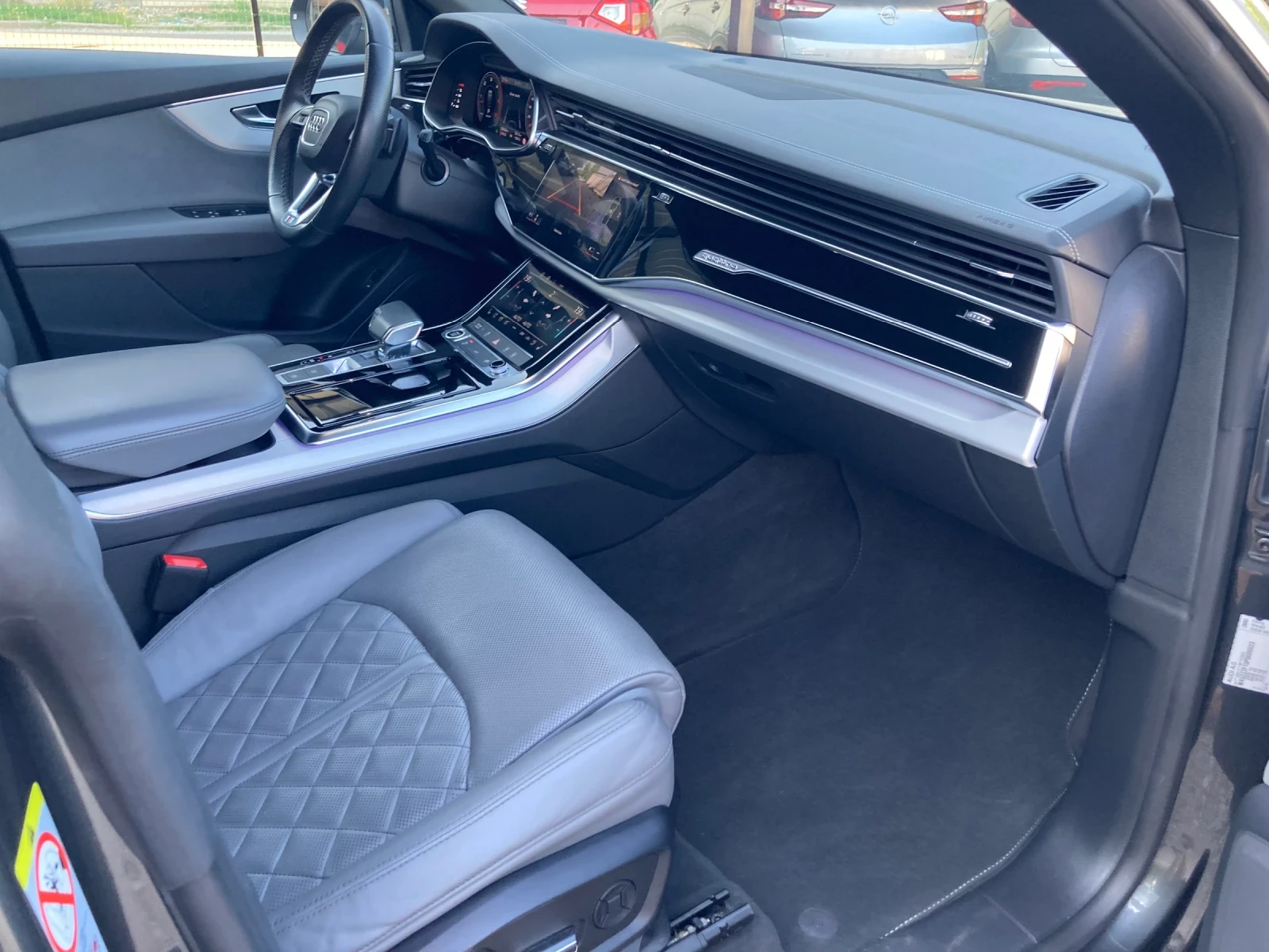 Audi Q8 2023г 3xS- line Quattro - изображение 10