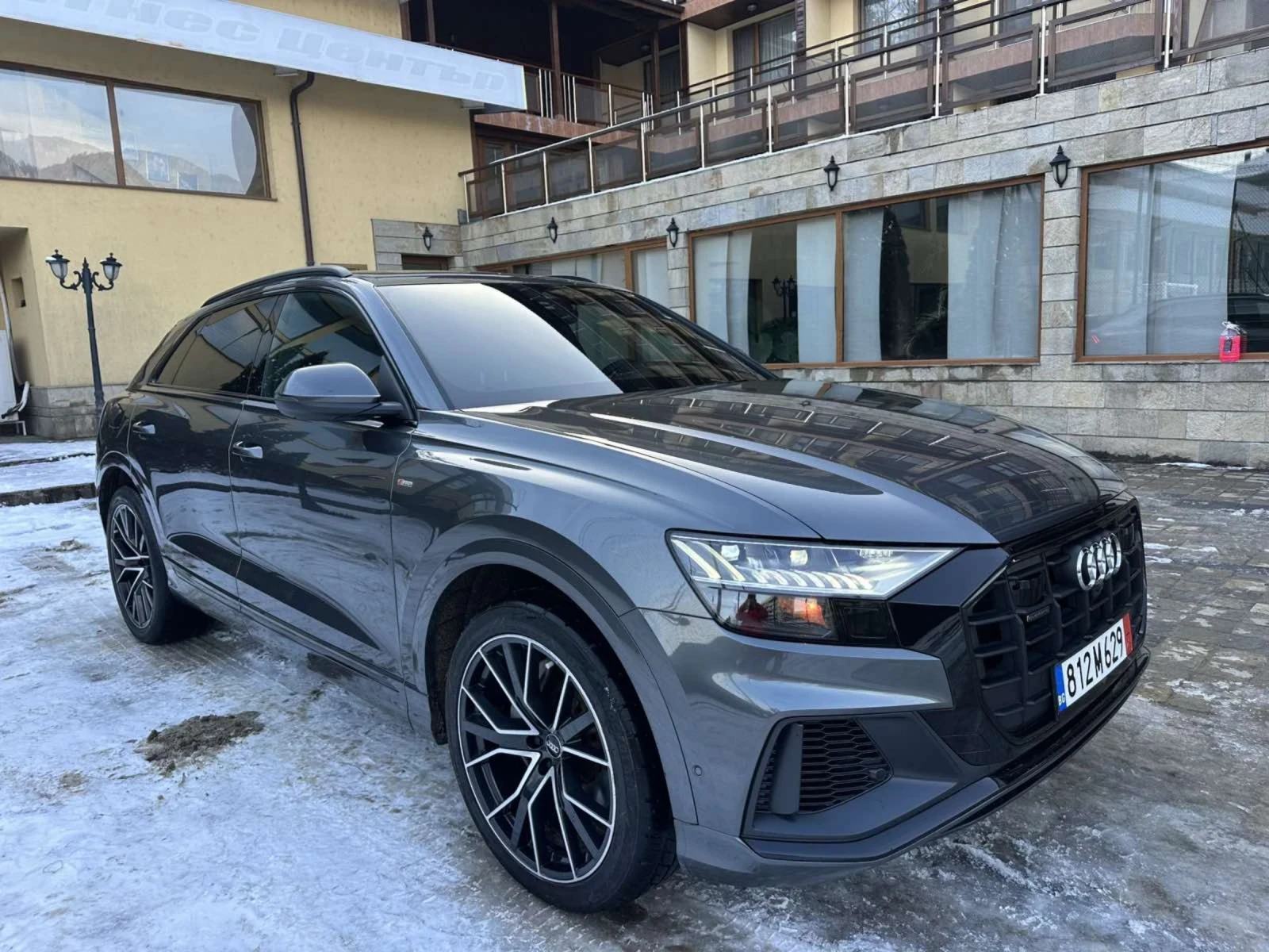 Audi Q8 55TFSI/S-line/360/Head-Up/ВАКУМ/Завиващ заден мос - изображение 3