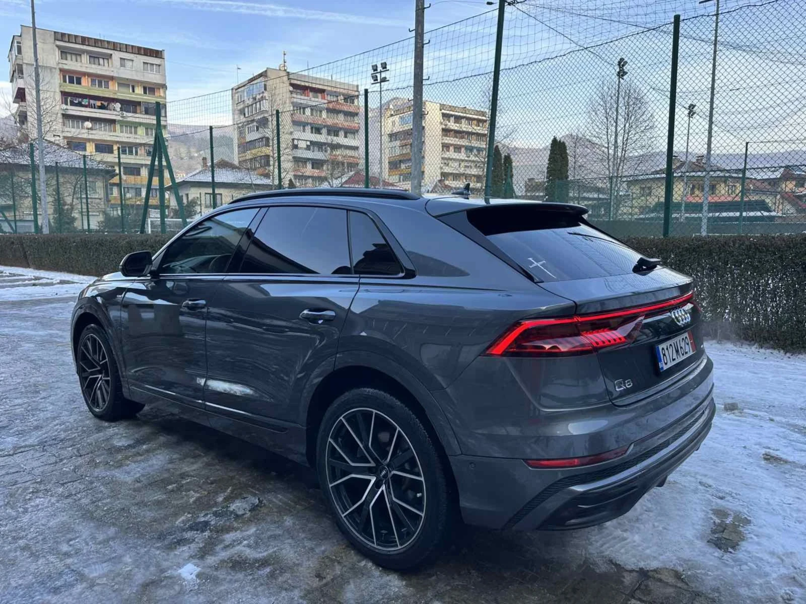 Audi Q8 55TFSI/S-line/360/Head-Up/ВАКУМ/Завиващ заден мос - изображение 7