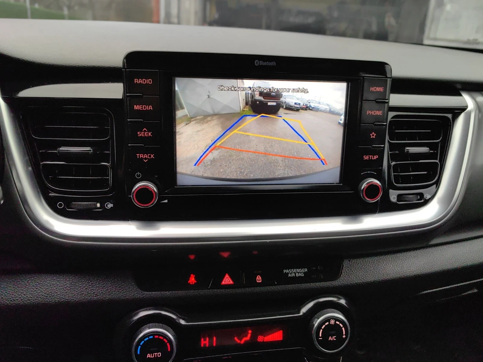 Kia Stonic 1, 4i-100к.с GPL Full led svetlini I navigation, снимка 13 - Автомобили и джипове - 54062010