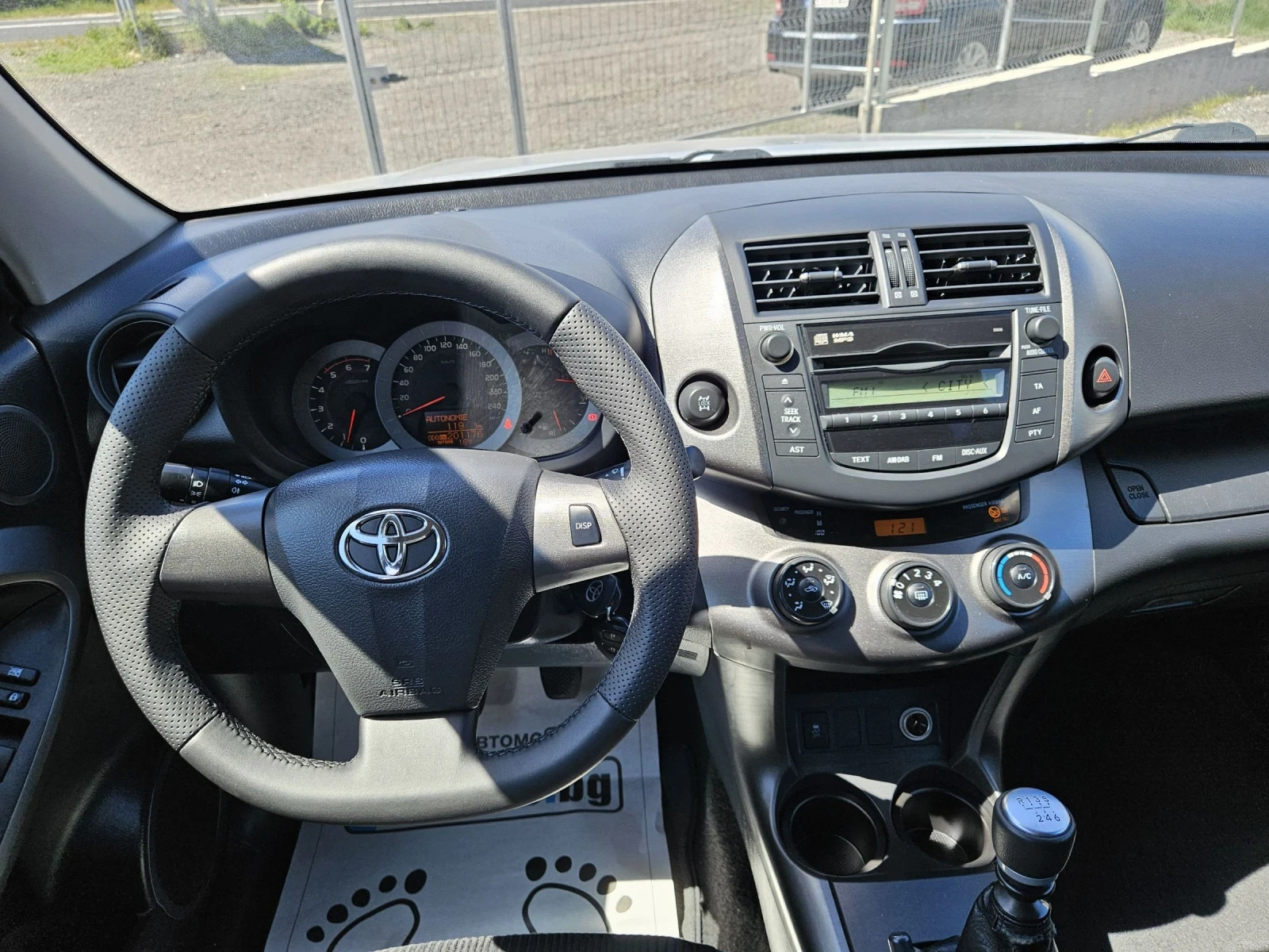 Toyota Rav4 2.2 D4D , снимка 12 - Автомобили и джипове - 54295801