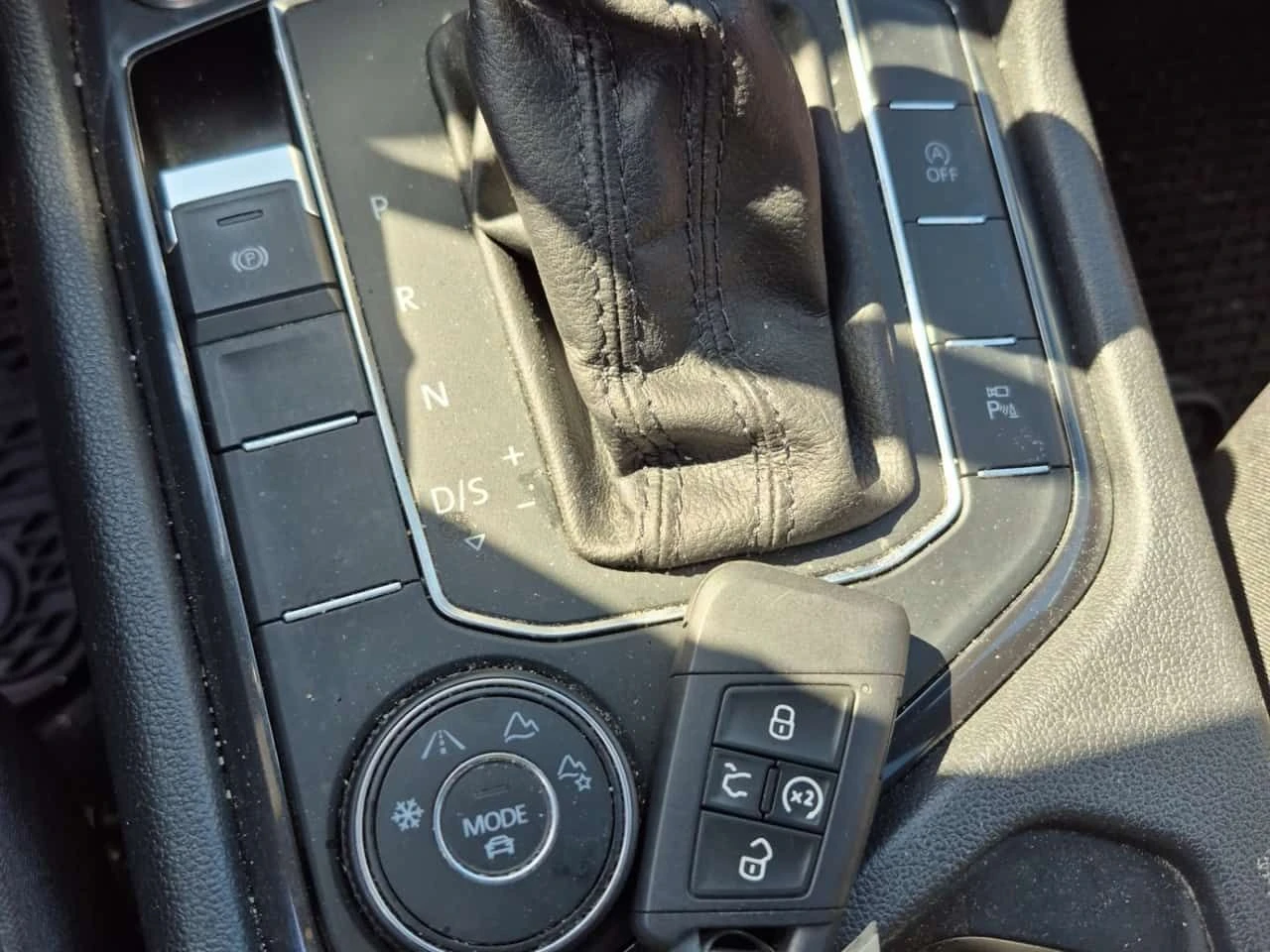 VW Tiguan R/HIGHLINE/ПАНО/ПОДГРЕВ/ПАМЕТ/CARFAХ/ФИНАНСИРАНЕ, снимка 9 - Автомобили и джипове - 54760917