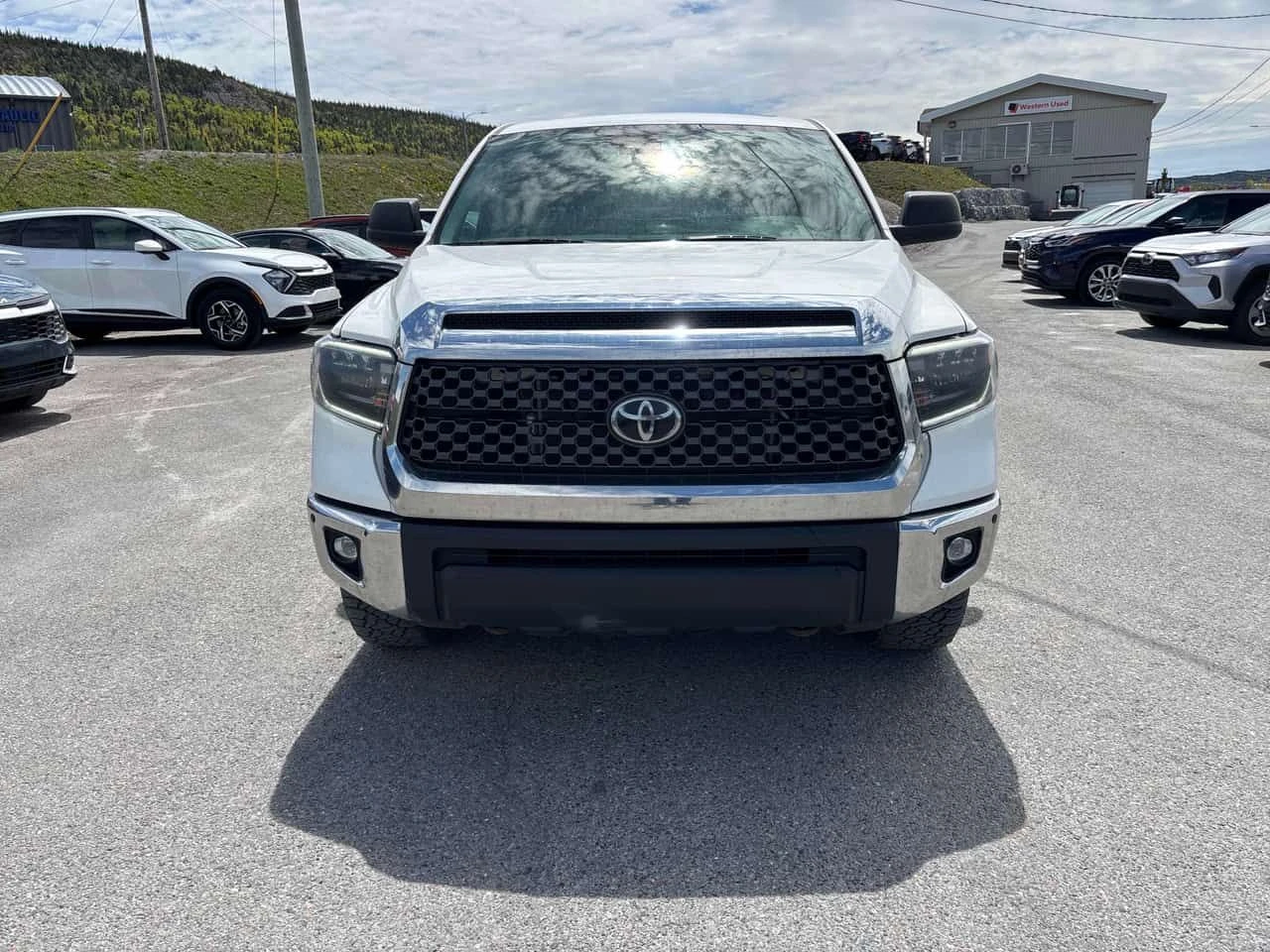Toyota Tundra SR5 * ГЛАВНО ПРЕДСТАВИТЕЛСТВО НА TOYOTA* , снимка 2 - Автомобили и джипове - 54914184
