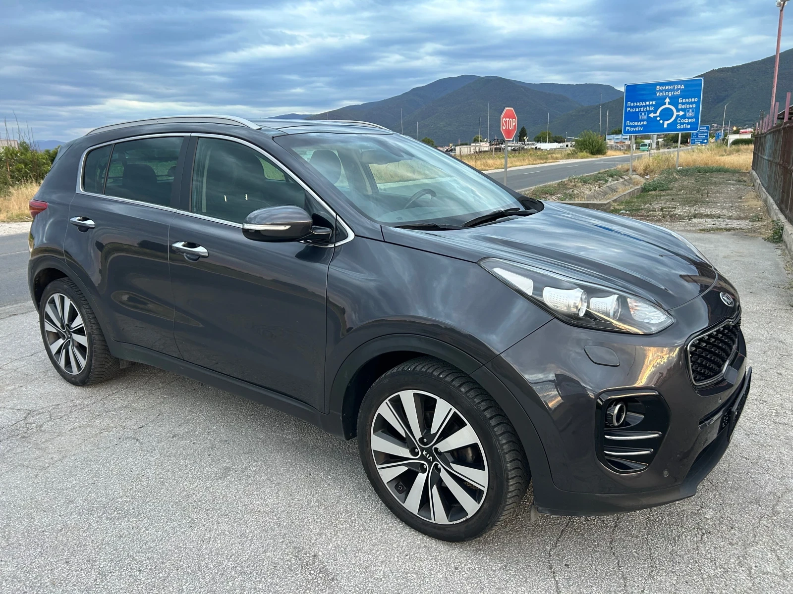 Kia Sportage 1.7 CRDi ПАНОРАМА/НАВИ/КОЖА, снимка 4 - Автомобили и джипове - 55616382