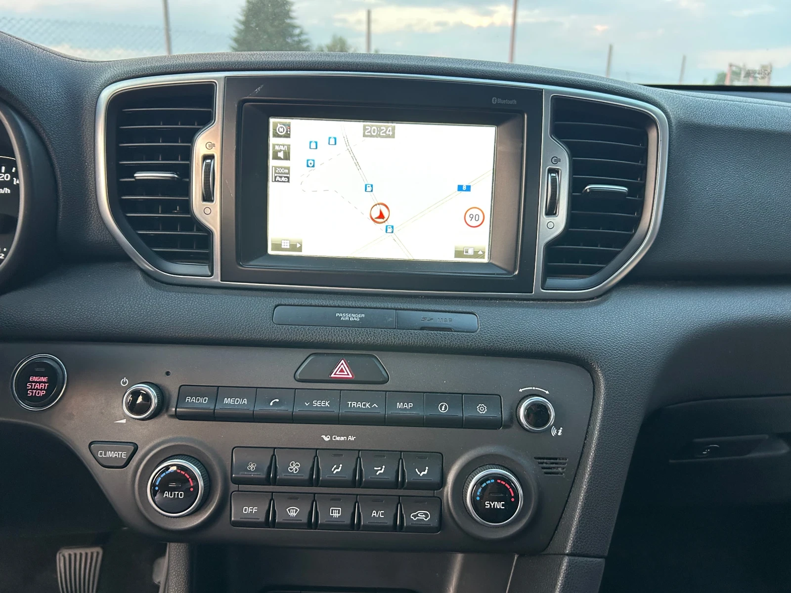 Kia Sportage 1.7 CRDi ПАНОРАМА/НАВИ/КОЖА, снимка 16 - Автомобили и джипове - 55616382