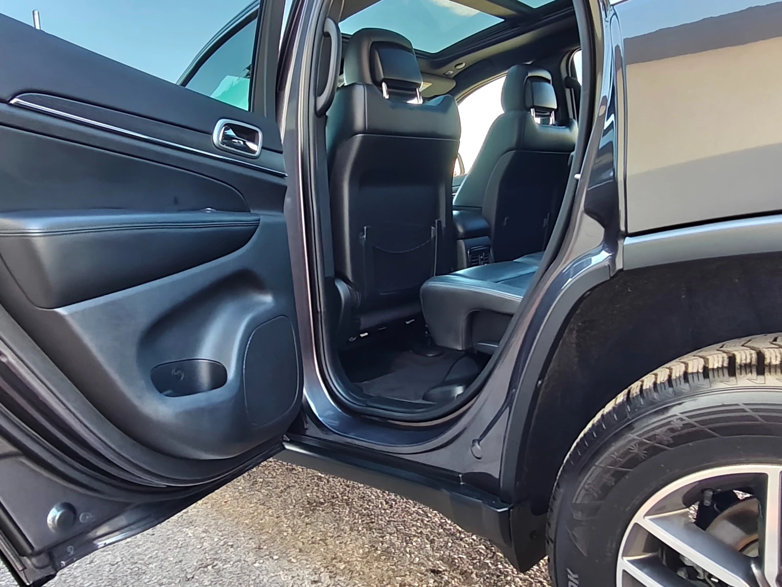 Jeep Grand cherokee 99465 КМ - Доказуеми !! ШВЕЙЦАРИЯ !!!, снимка 7 - Автомобили и джипове - 55681533