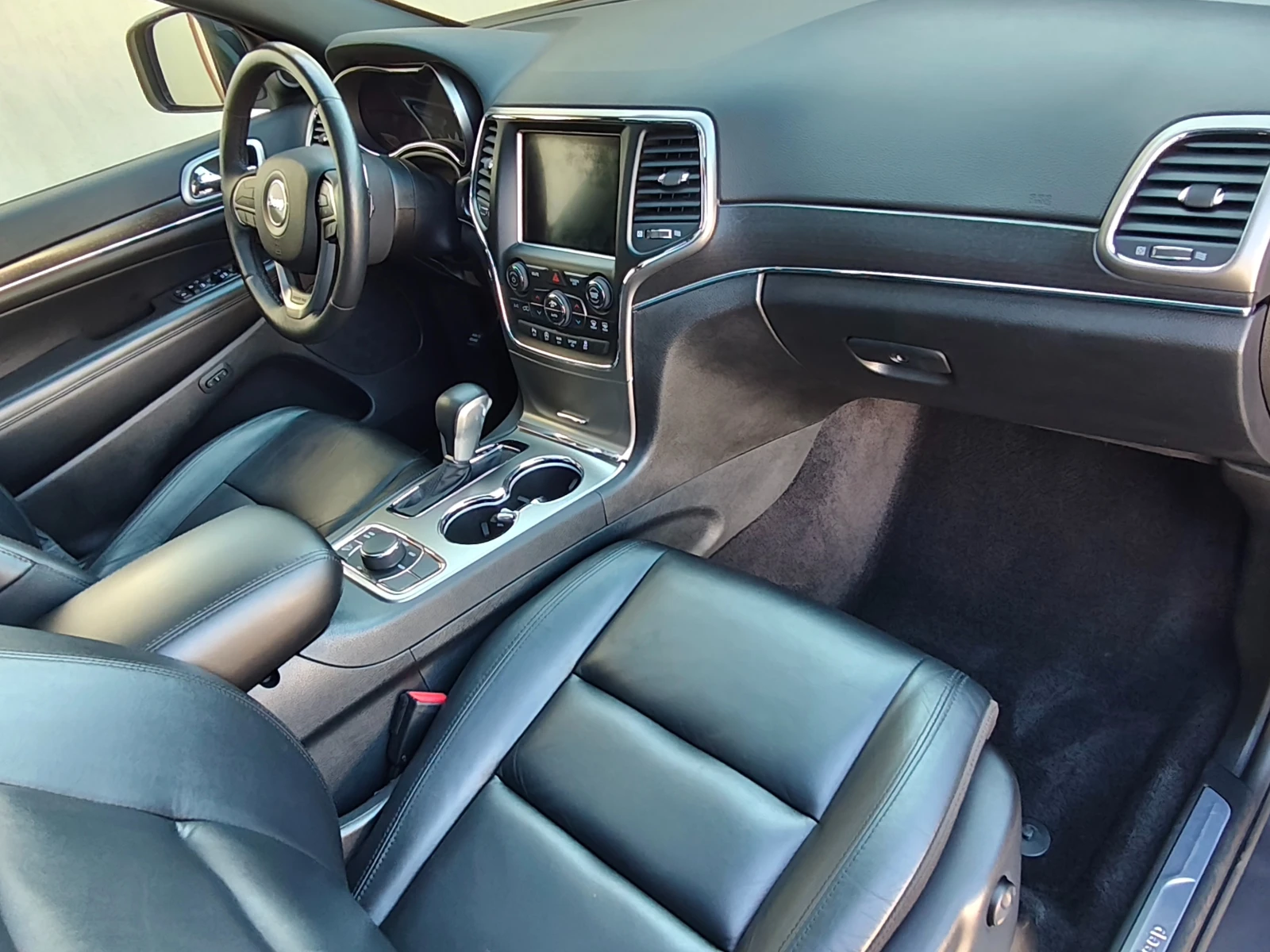 Jeep Grand cherokee 99465 КМ - Доказуеми !! ШВЕЙЦАРИЯ !!!, снимка 10 - Автомобили и джипове - 55681533