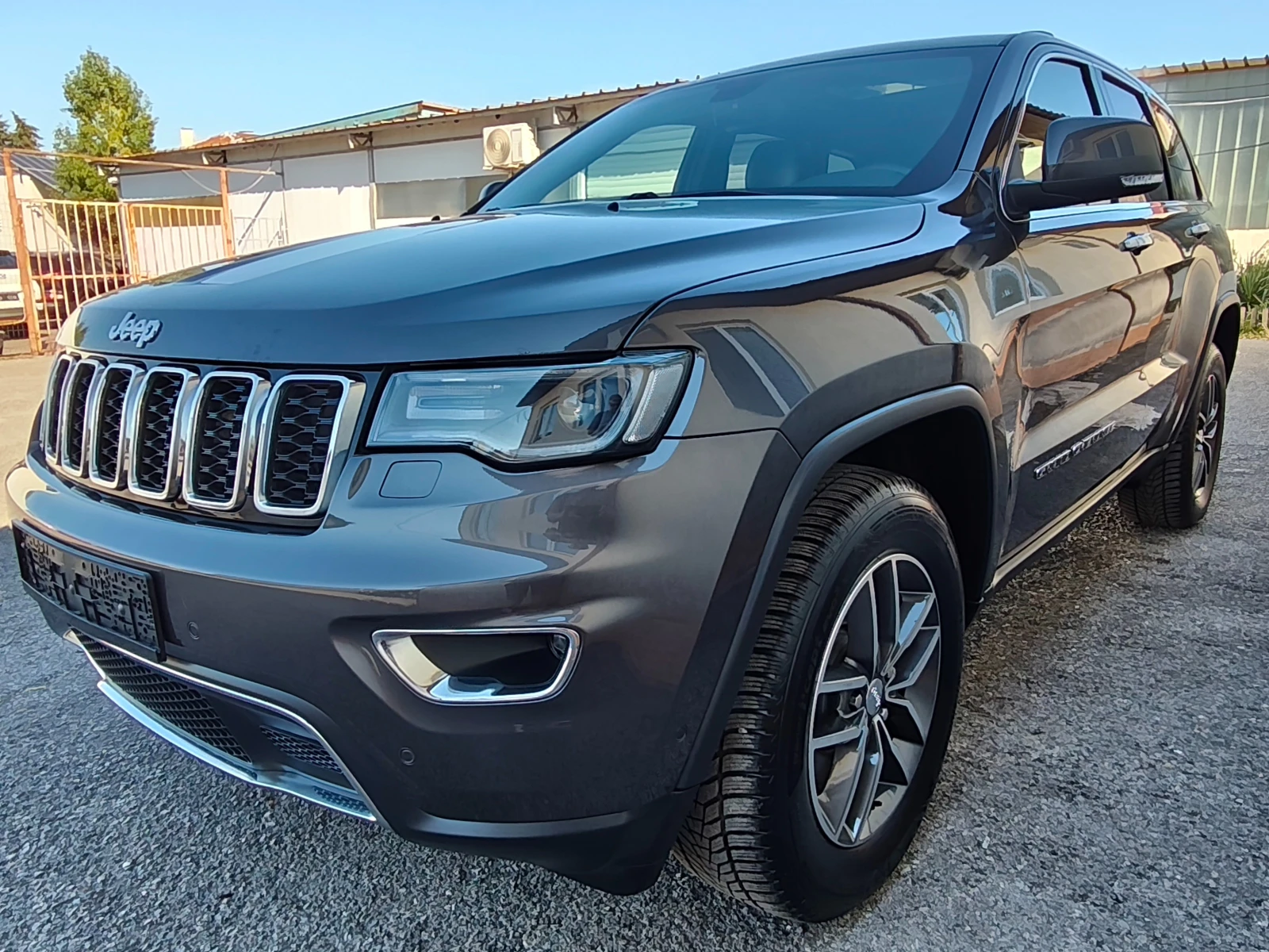 Jeep Grand cherokee 99465 КМ - Доказуеми !! ШВЕЙЦАРИЯ !!!