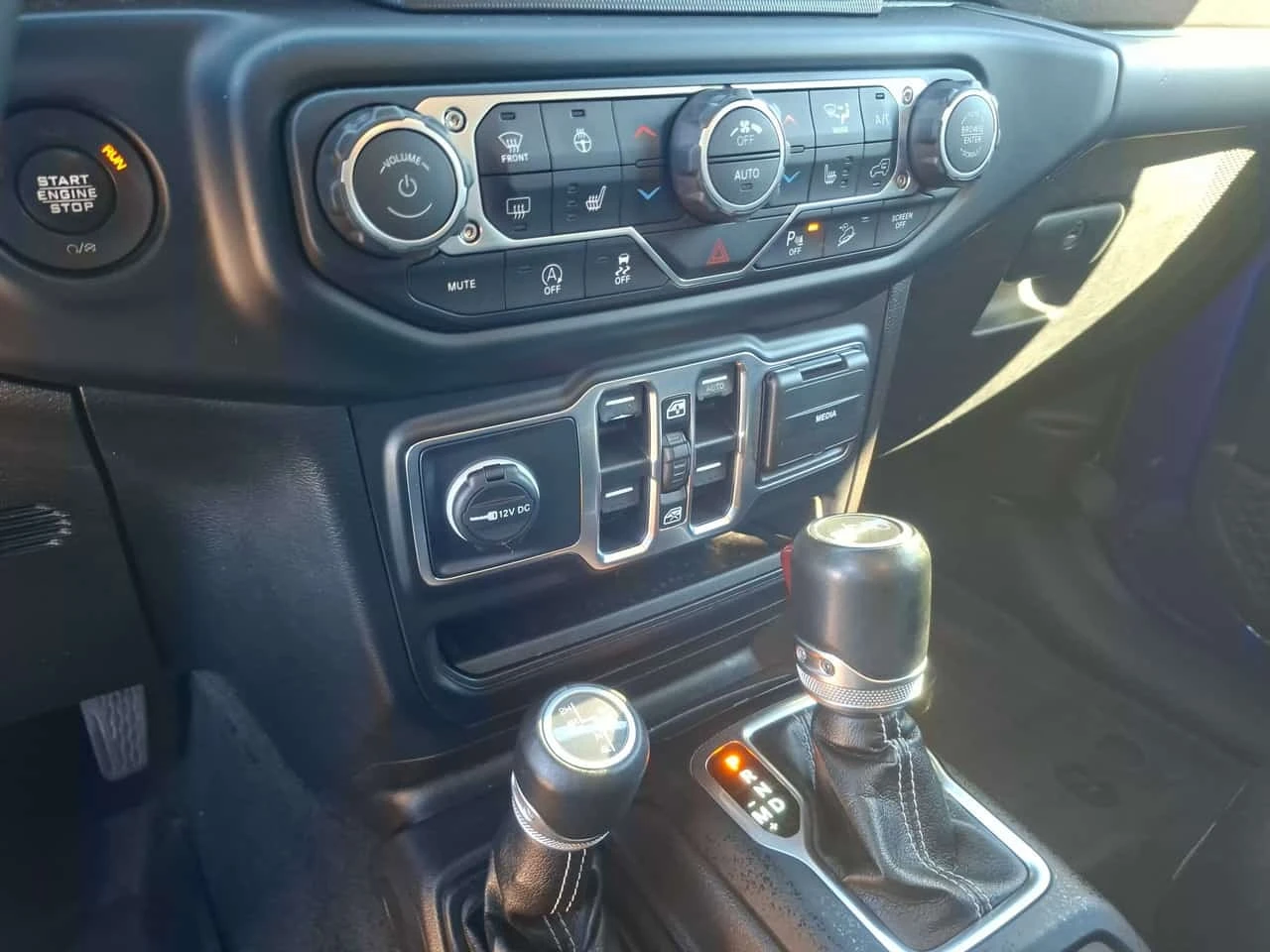 Jeep Wrangler * Sahara * CARFAX * ��� ������������ ������ | Mobile.bg � ����������� 14