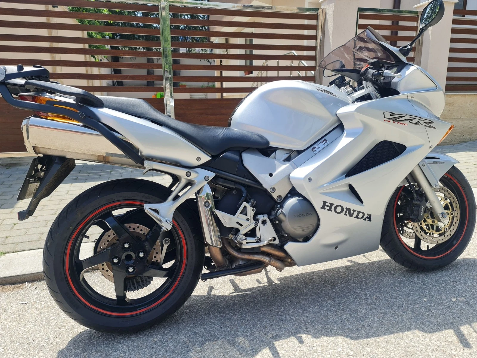 Honda Vfr 800 VTEC RC46 - изображение 4