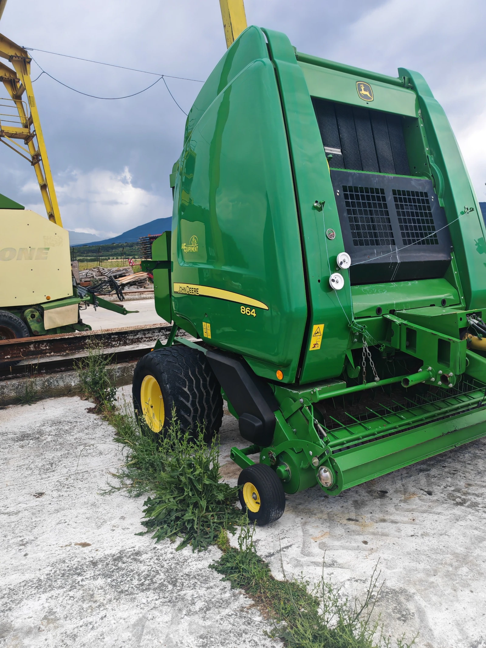 Балировачка John Deere 864 лизинг с първоначална вноска 20 %