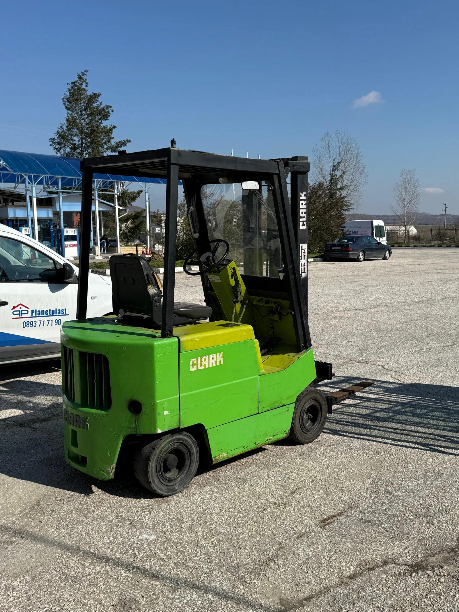 ������� Clark | Mobile.bg � ����������� 5