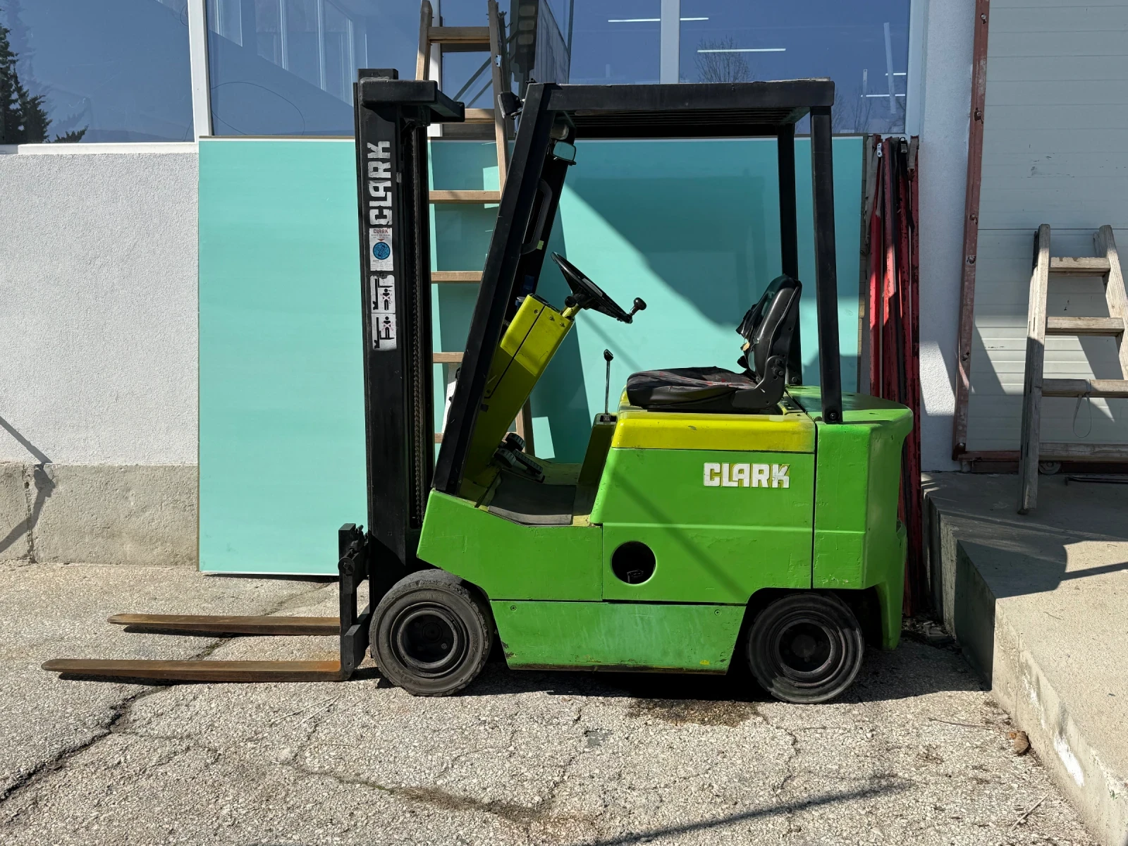 Мотокар Clark