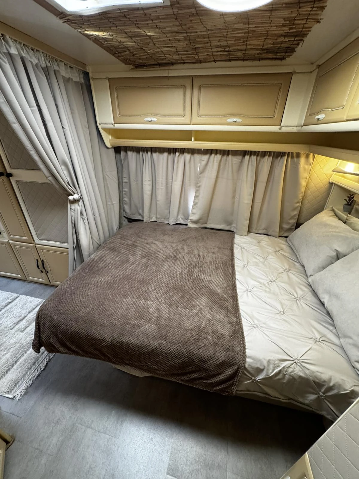Каравана Tabbert Comtesse DeLuxe 650 , снимка 17 - Каравани и кемпери - 54933101