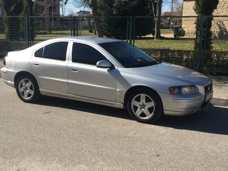 Volvo S60, снимка 4 - Автомобили и джипове - 47414565