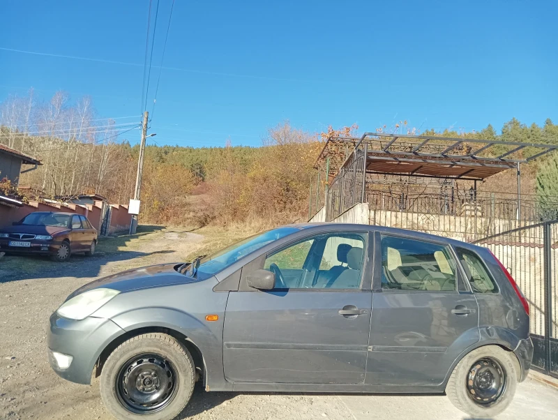 Ford Fiesta Хечбек , снимка 16 - Автомобили и джипове - 47969199