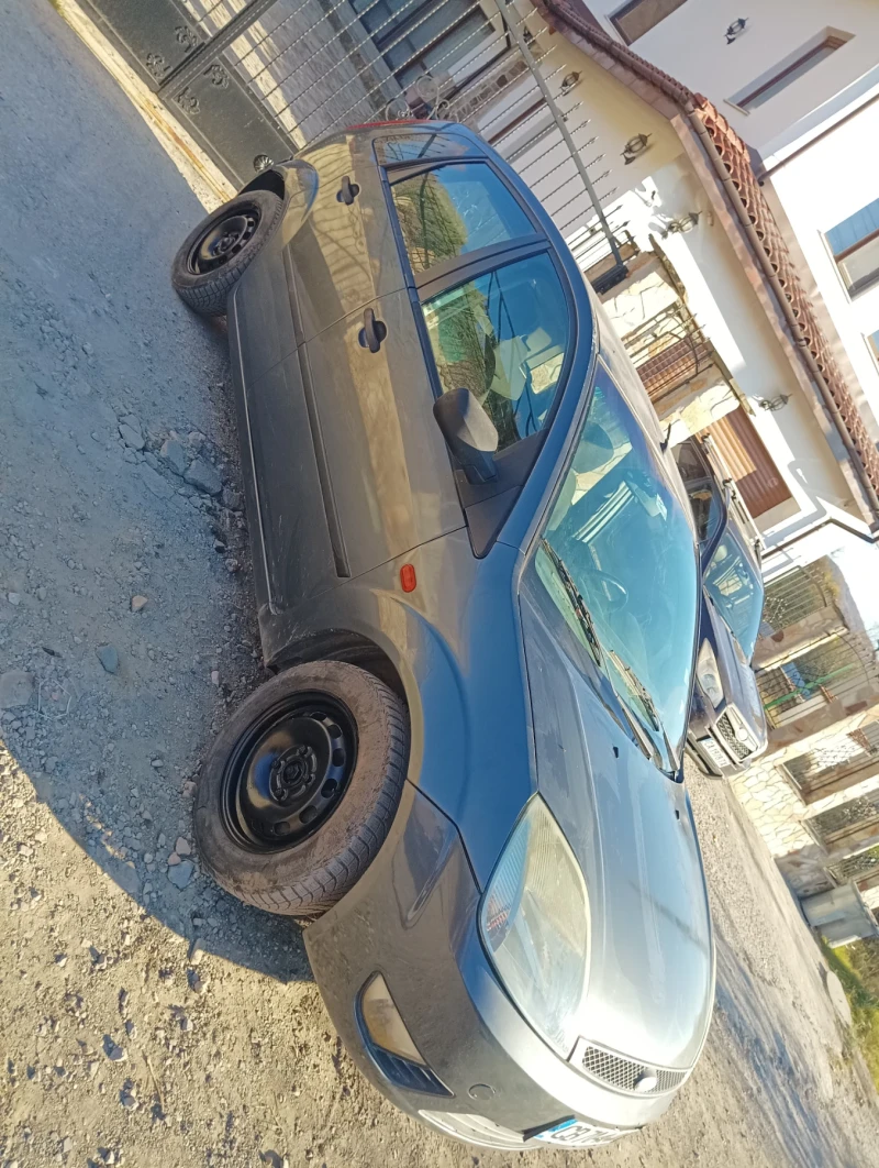 Ford Fiesta Хечбек , снимка 17 - Автомобили и джипове - 47969199