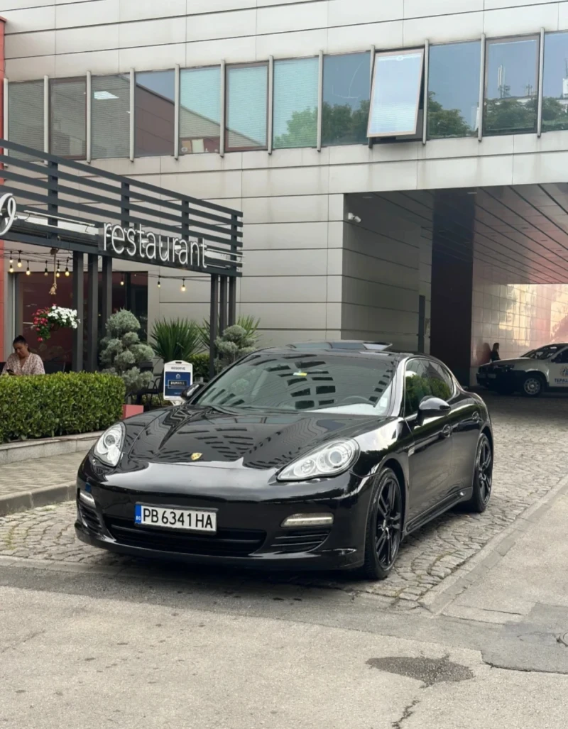 Porsche Panamera PDK / SPORT CHRONO / BOSE / LED / AKRAPOVIC, снимка 2 - Автомобили и джипове - 50102667
