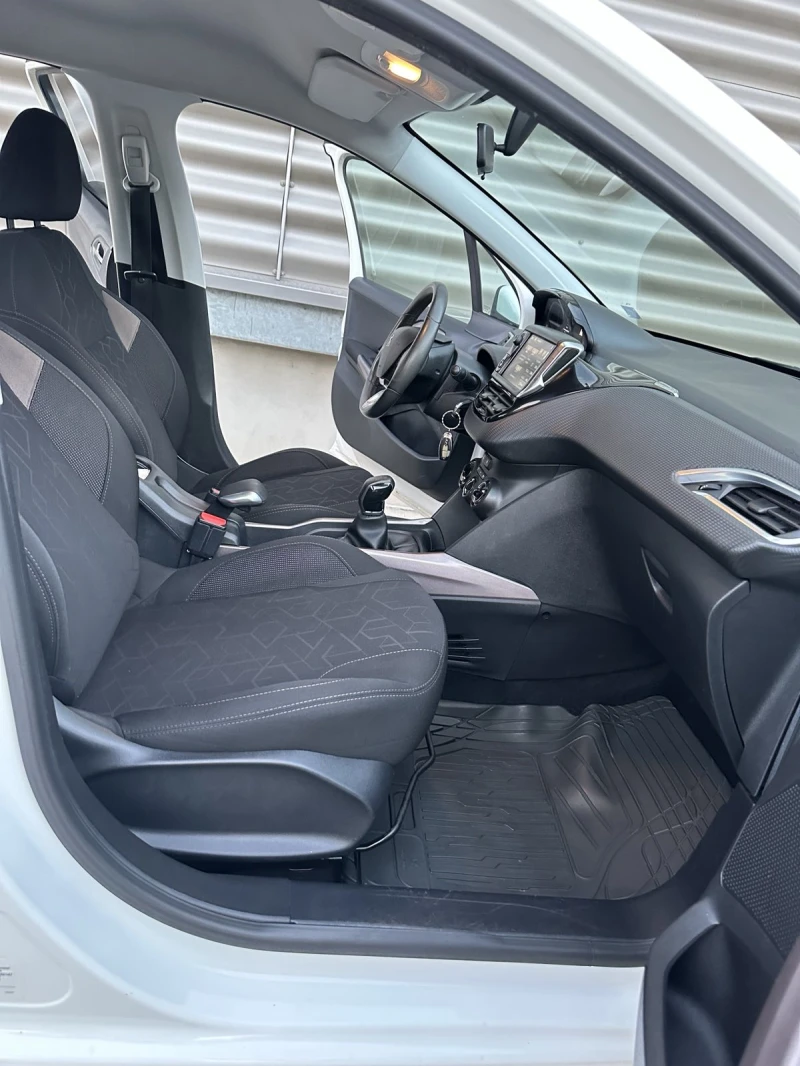 Peugeot 2008, снимка 7 - Автомобили и джипове - 52605846