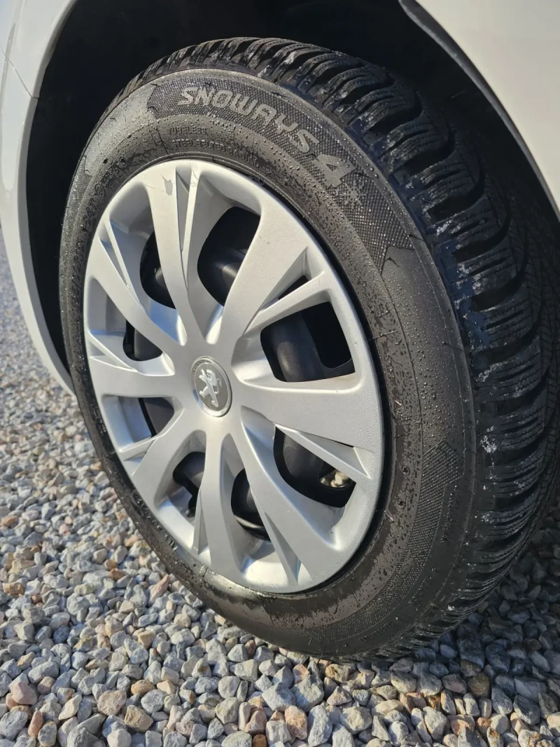 Peugeot 208 Товарен Евро6, снимка 12 - Автомобили и джипове - 51572345