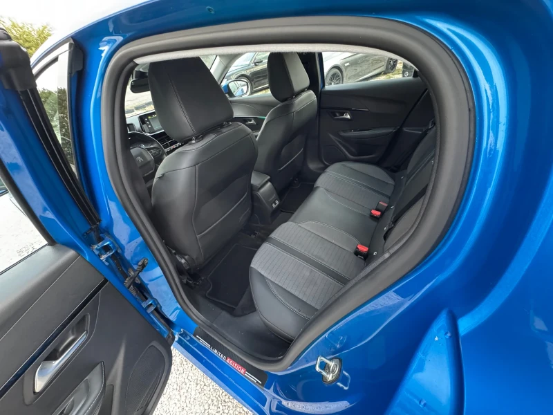 Peugeot 208 Electric , снимка 11 - Автомобили и джипове - 51911989