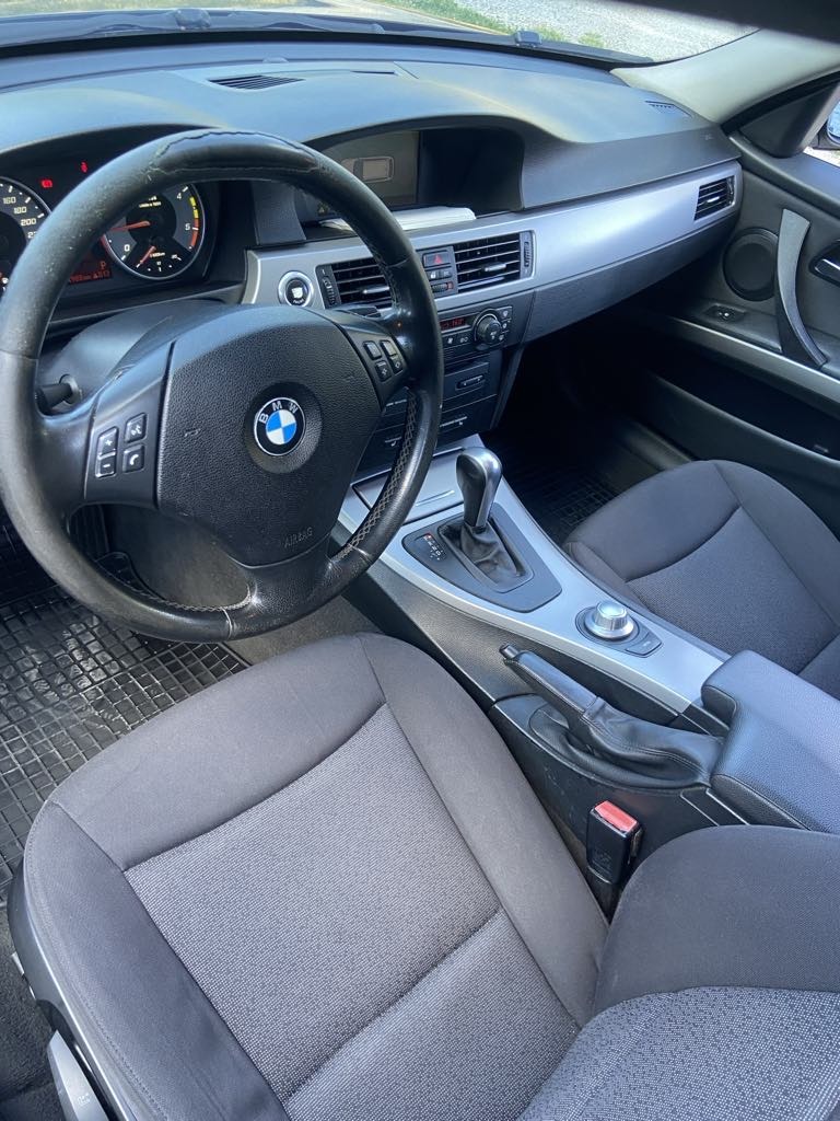 BMW 320, снимка 16 - Автомобили и джипове - 46411094