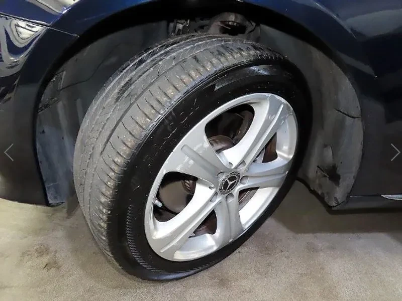 Mercedes-Benz E 220 CDI Avantgarde 4Matic, снимка 12 - Автомобили и джипове - 53075666