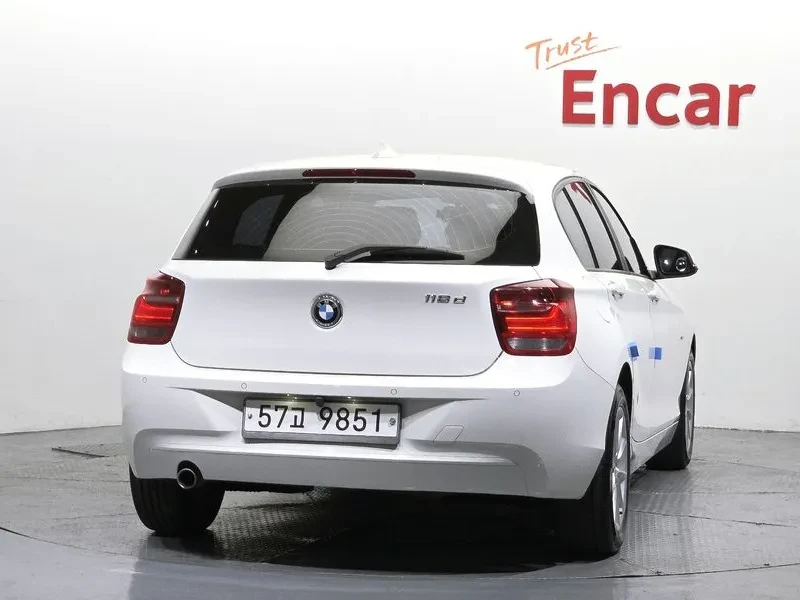 BMW 118 Urban Pack 1 5-Door, снимка 4 - Автомобили и джипове - 54960514